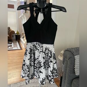 Closet Clearout! Bundle Lot Of 3 Sexy Dresses size 4-5-XS ❤️🤍🩷